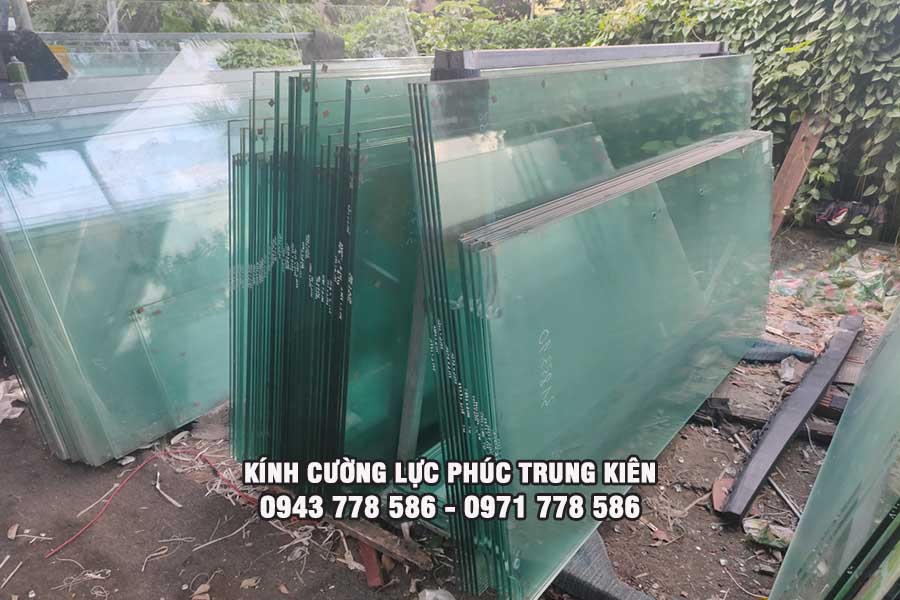 kính cường lực dùng cho ban công